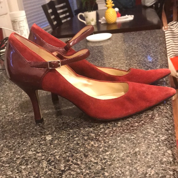 Red suede heels - Picture 2 of 2